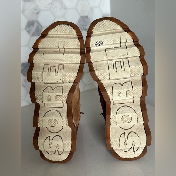 Sorel Tan Suede KINETIC Short Boot Bootie Women's 8.5 B19 - Picture 11 of 11